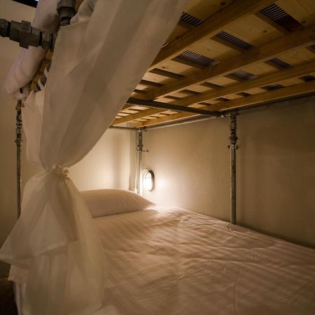 Bloo Hostel Phuket Esterno foto