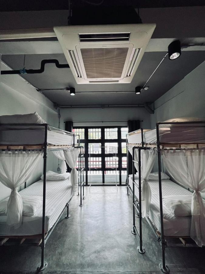 Bloo Hostel Phuket Esterno foto