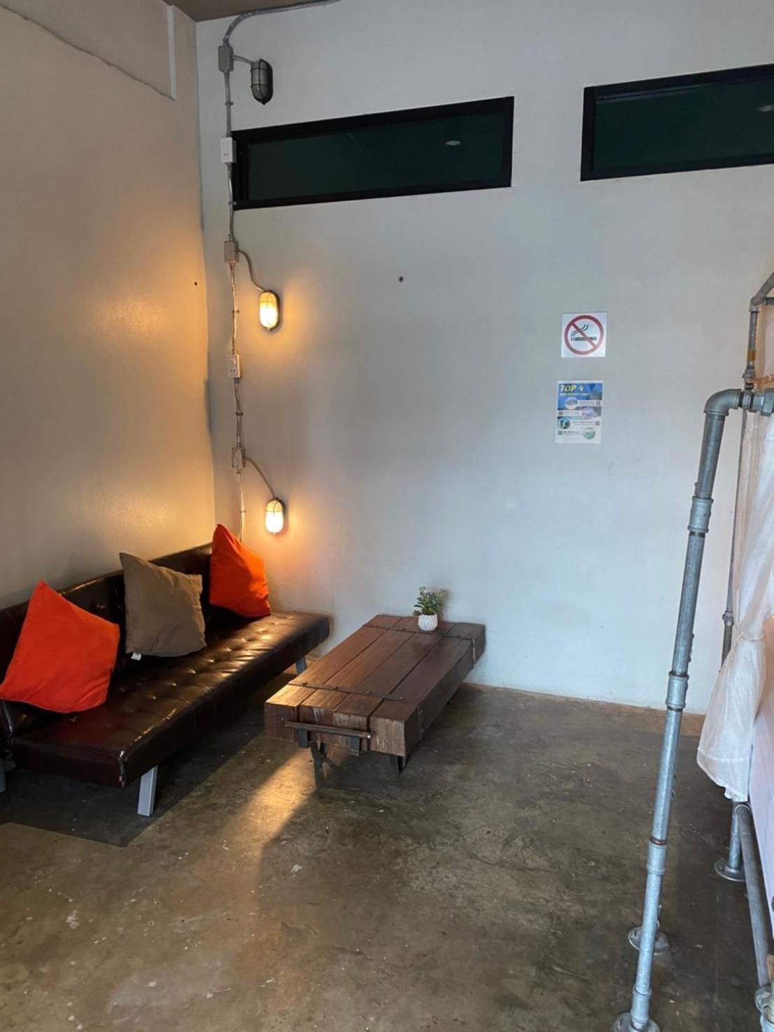 Bloo Hostel Phuket Esterno foto
