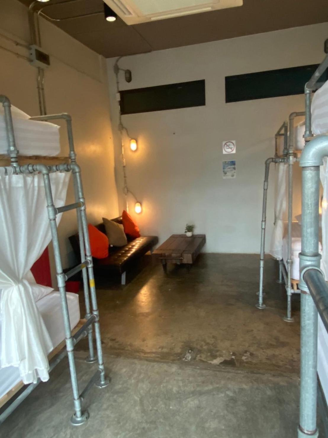 Bloo Hostel Phuket Esterno foto