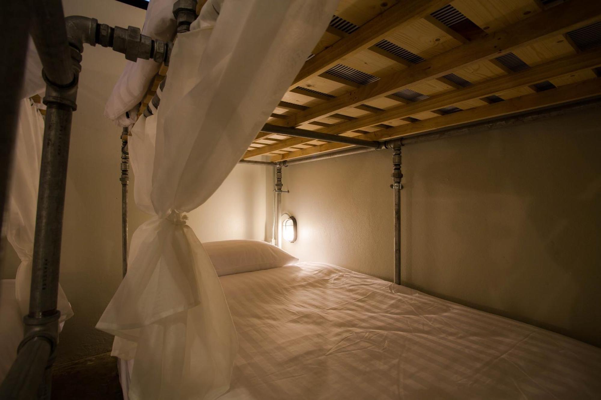 Bloo Hostel Phuket Esterno foto