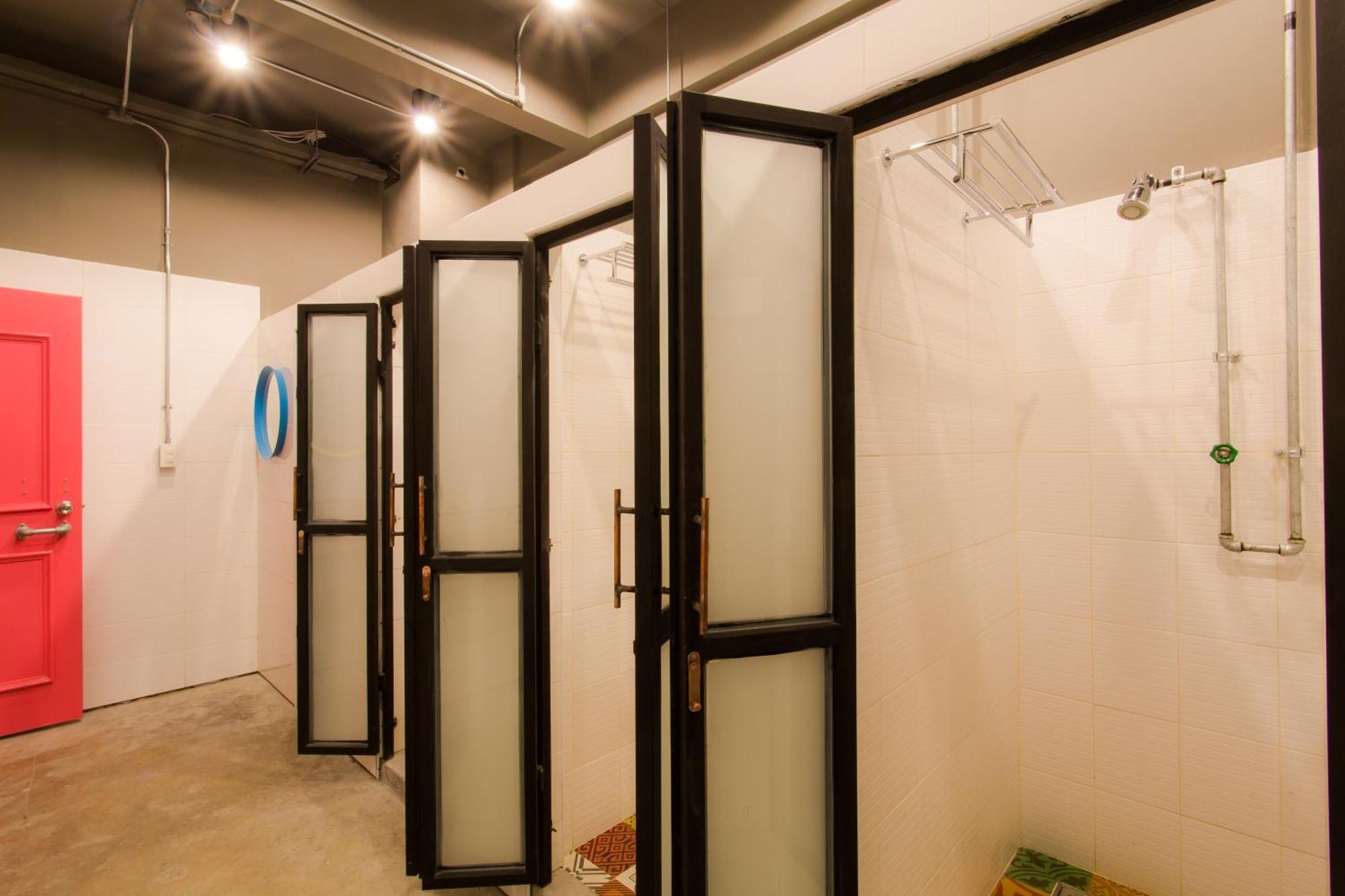 Bloo Hostel Phuket Esterno foto