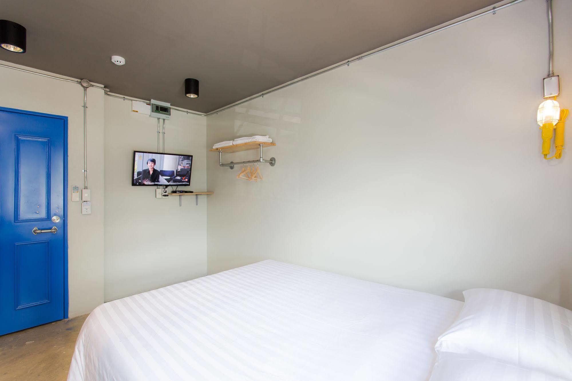 Bloo Hostel Phuket Esterno foto