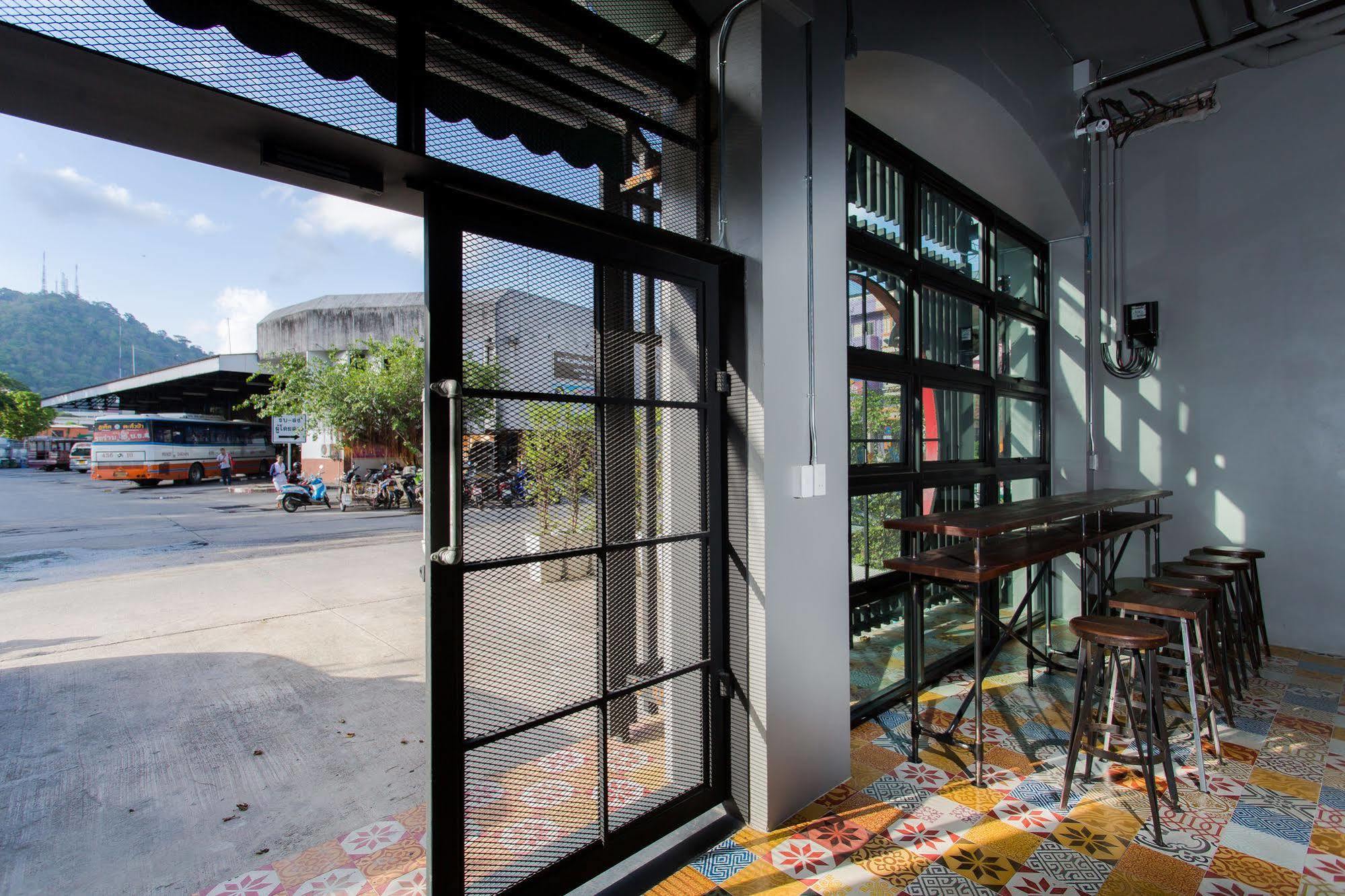 Bloo Hostel Phuket Esterno foto
