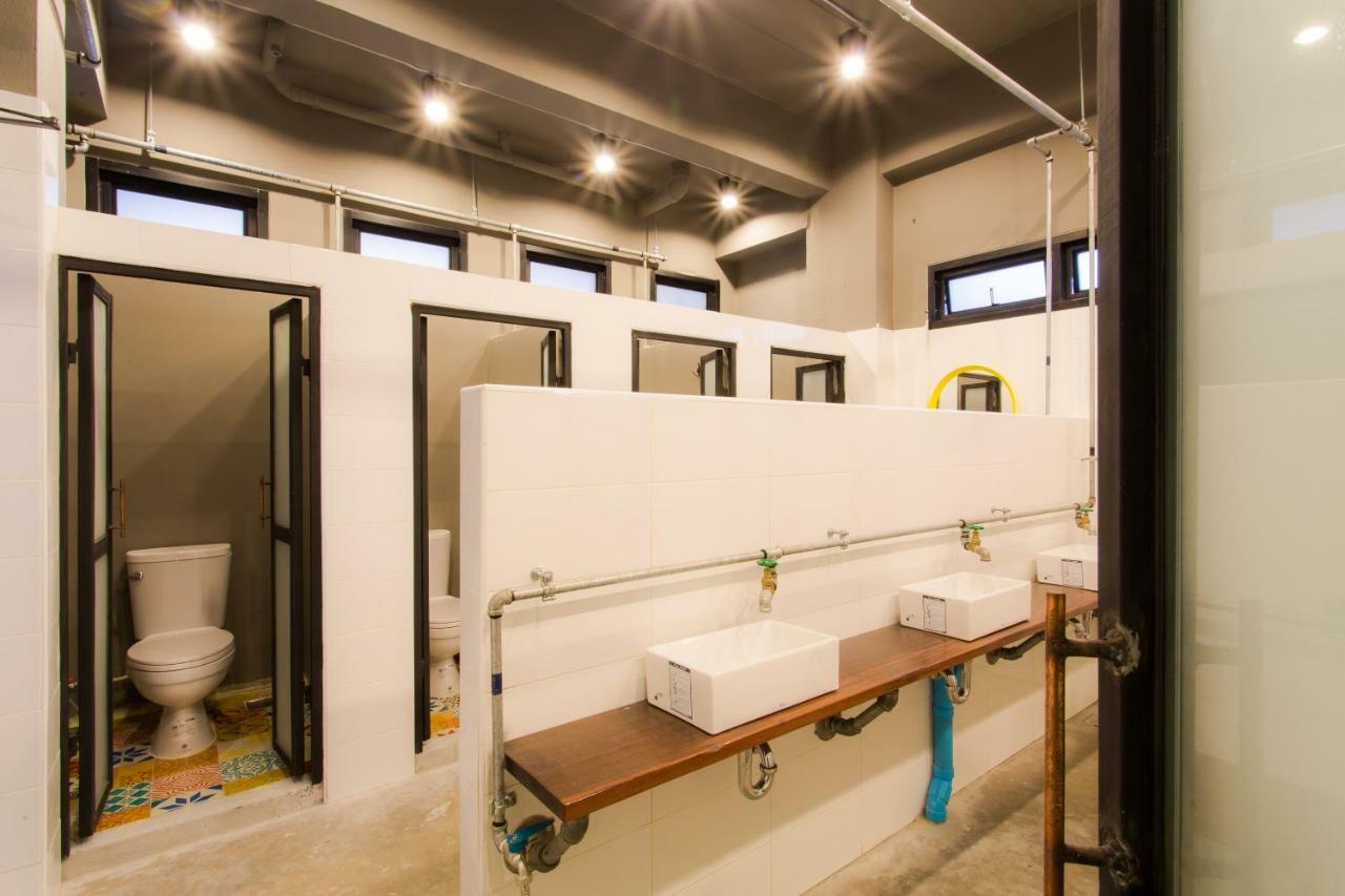 Bloo Hostel Phuket Esterno foto